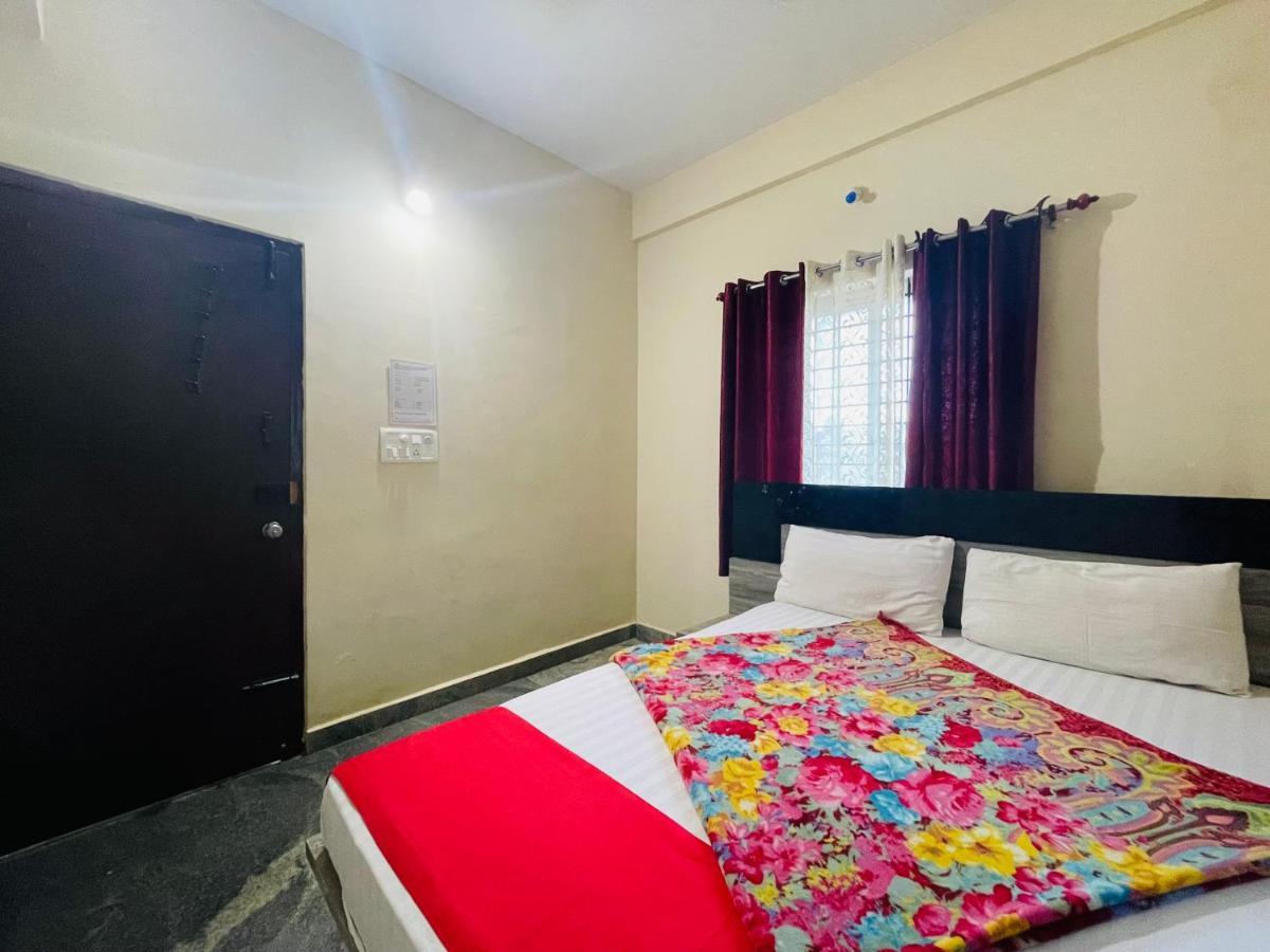 Crown Residency Hotel ไมซอร์ ภายนอก รูปภาพ