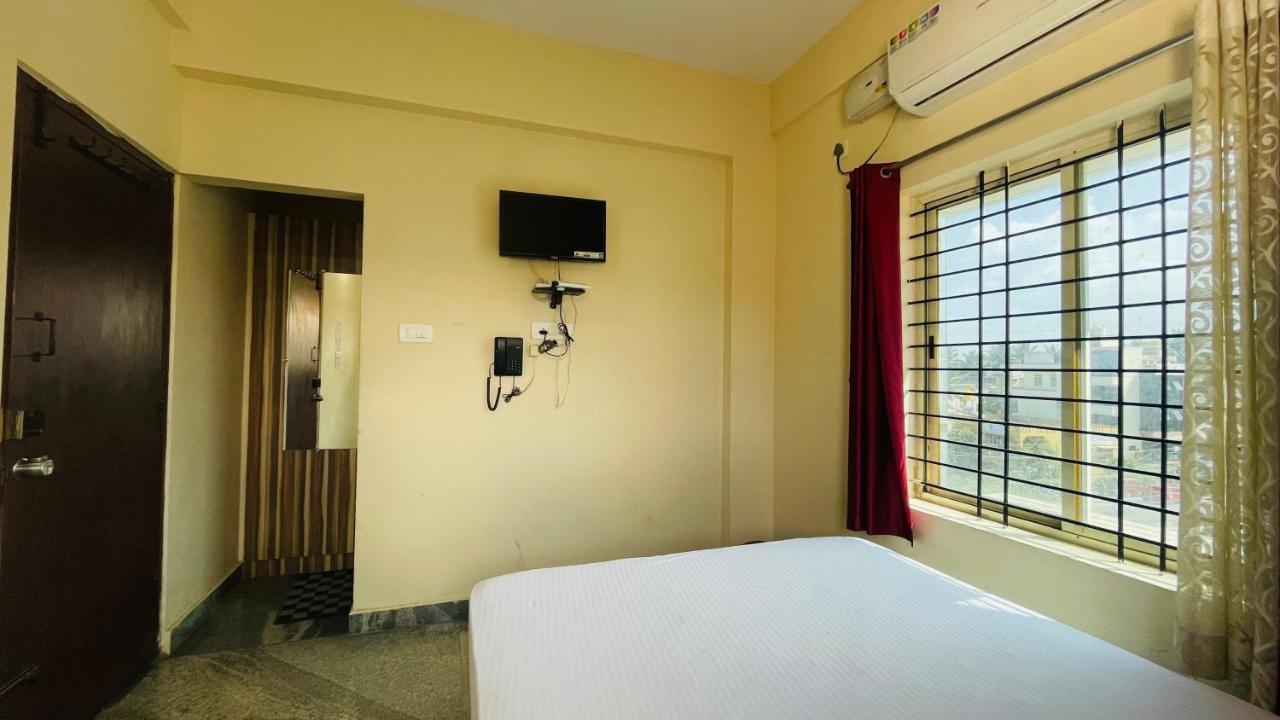 Crown Residency Hotel ไมซอร์ ภายนอก รูปภาพ