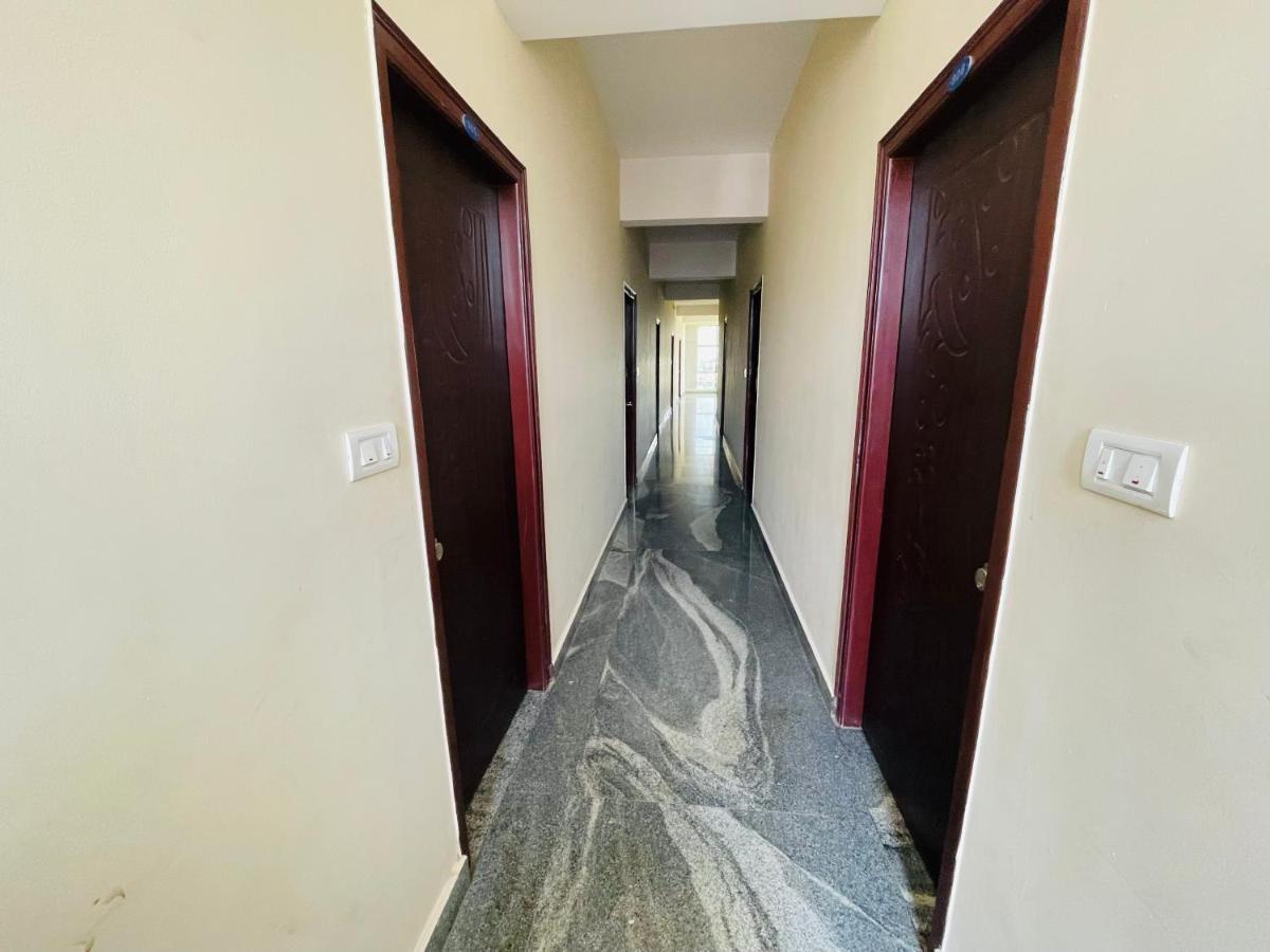 Crown Residency Hotel ไมซอร์ ภายนอก รูปภาพ