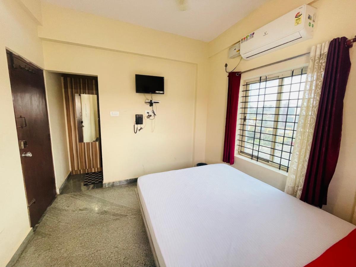 Crown Residency Hotel ไมซอร์ ภายนอก รูปภาพ